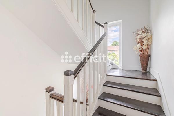 Maison
         7 pièces
        - 167 m² Exclusivité 510 000 € *