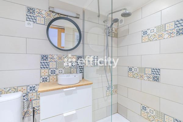 Maison
         7 pièces
        - 167 m² Exclusivité 510 000 € *