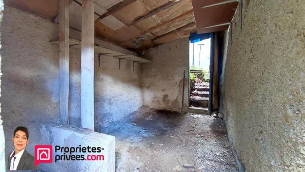 Thizy les bourgs ( 69240 )  Maison 4 pièces  72 m2  2 chambres et jardin