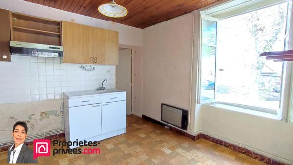 Thizy les bourgs ( 69240 )  Maison 4 pièces  72 m2  2 chambres et jardin