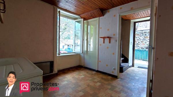 Thizy les bourgs ( 69240 )  Maison 4 pièces  72 m2  2 chambres et jardin