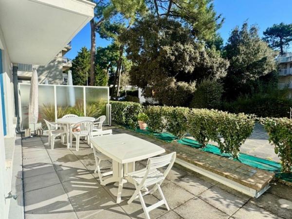 LA BAULE-QUARTIER LAJARRIGE-APPARTEMENT T2-TERRASSE 30M2-PROCHE COMMERCES ET MER