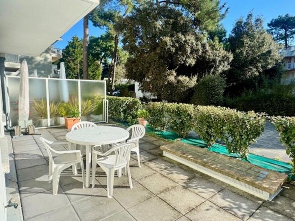 LA BAULE-QUARTIER LAJARRIGE-APPARTEMENT T2-TERRASSE 30M2-PROCHE COMMERCES ET MER