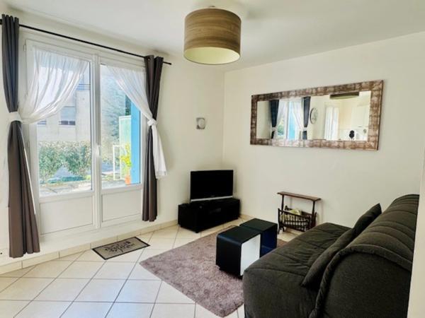 LA BAULE-QUARTIER LAJARRIGE-APPARTEMENT T2-TERRASSE 30M2-PROCHE COMMERCES ET MER