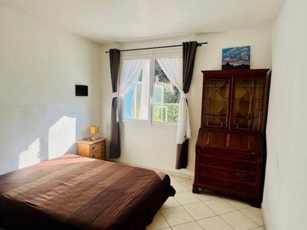 LA BAULE-QUARTIER LAJARRIGE-APPARTEMENT T2-TERRASSE 30M2-PROCHE COMMERCES ET MER