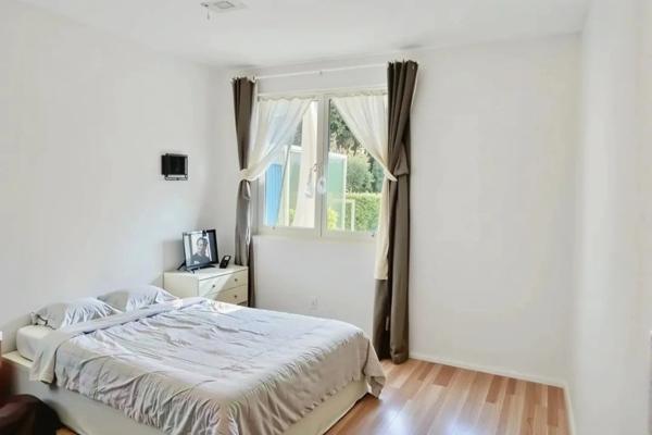 LA BAULE-QUARTIER LAJARRIGE-APPARTEMENT T2-TERRASSE 30M2-PROCHE COMMERCES ET MER