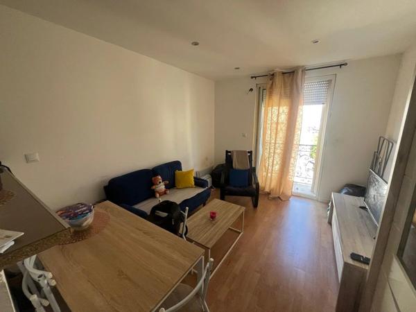 Vente                                                      Appartement
                        
                     2 pièces                      28 m2                     à Perpignan