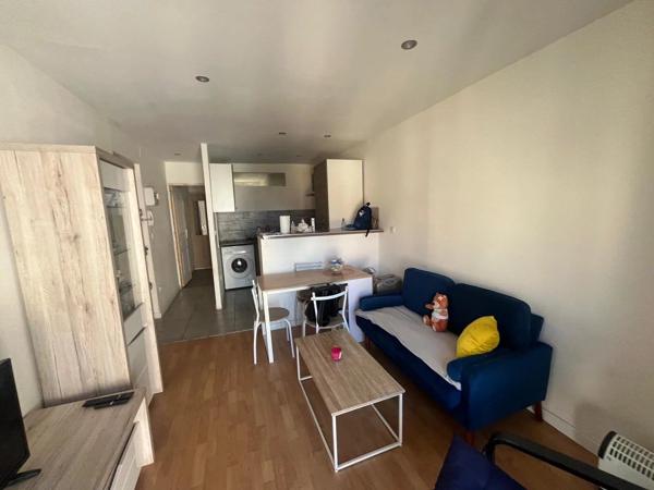 Vente                                                      Appartement
                        
                     2 pièces                      28 m2                     à Perpignan