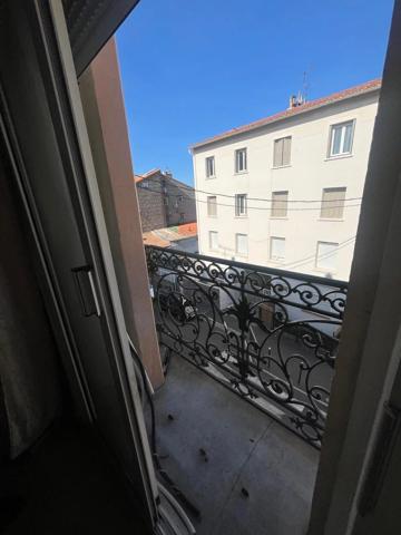Vente                                                      Appartement
                        
                     2 pièces                      28 m2                     à Perpignan
