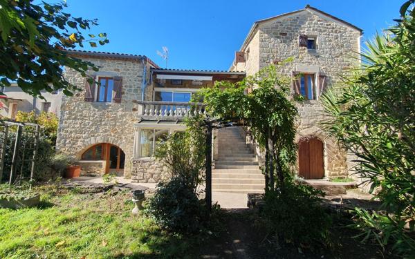 Maison à vendre    6 pièces •  Saint-Paul-le-Jeune