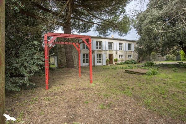 Maison à vendre |  L'Houmeau |  8 pièces | 289 m²