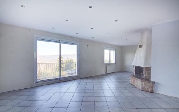 Maison à vendre    4 pièces •  Saint-Paul-en-Jarez