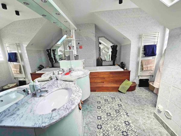 Maison à SAUMUR, 49400 - 8 pièces 202m²