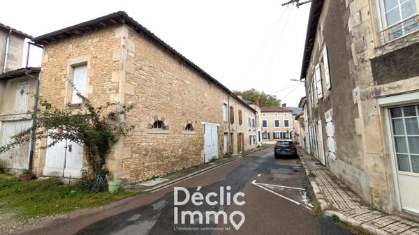 Vente maison de village Champagne mouton, 168m² 5 pièces 115 025€ avec garage