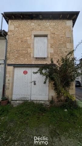 Vente maison de village Champagne mouton, 168m² 5 pièces 115 025€ avec garage