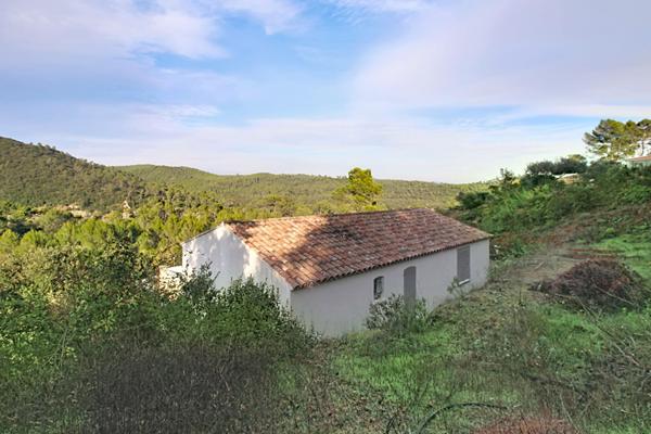 A VENDRE ! Maison Vidauban, vue dégagée, garage, atelier, grande terrasse.