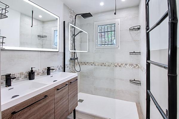 A VENDRE ! Maison Vidauban, vue dégagée, garage, atelier, grande terrasse.