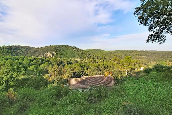 A VENDRE ! Maison Vidauban, vue dégagée, garage, atelier, grande terrasse.