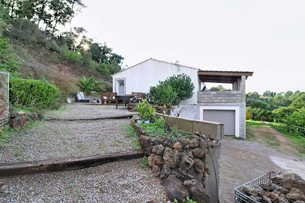 A VENDRE ! Maison Vidauban, vue dégagée, garage, atelier, grande terrasse.