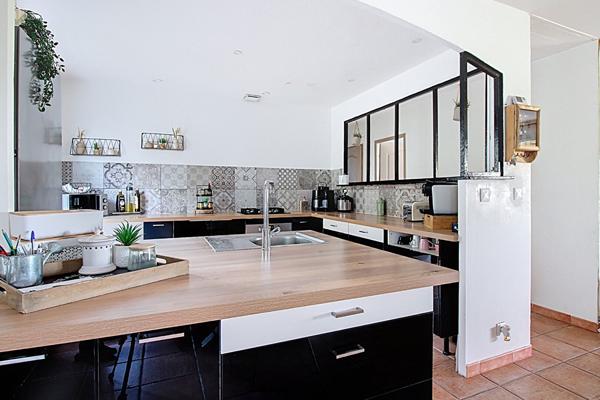 A VENDRE ! Maison Vidauban, vue dégagée, garage, atelier, grande terrasse.