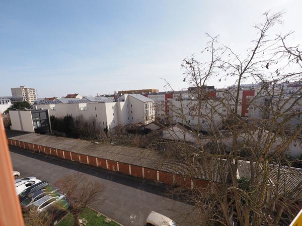 Appartement Romainville 2 pièces 40 m2 Métro Carnot