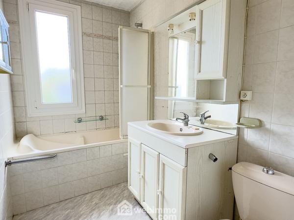 Maison 92.3 m² à ST MACAIRE EN MAUGE 49450