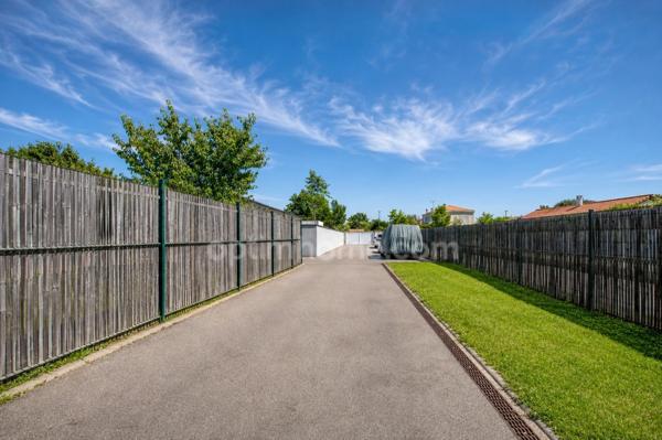 TOULOUSE SAINT-SIMON – VILLA CONTEMPORAINE DE PLAIN-PIED 152 m² – 4 CHAMBRES – TERRAIN 1 073 m² – DOUBLE GARAGE