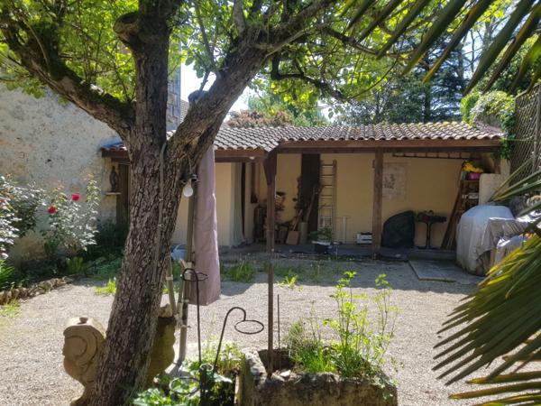 Anciennes écuries rénovées, au coeur de Montignac - Lascaux