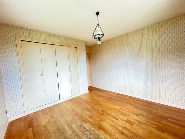 Maison 7 pièce(s) 6 chambre(s) 181 m²