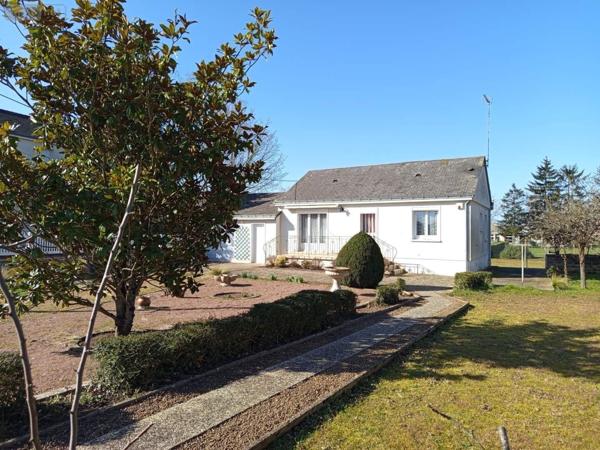 Maison à vendre à Montlouis-sur-Loire dans l'Indre-et-Loire (37270), ref : 021/PA0653