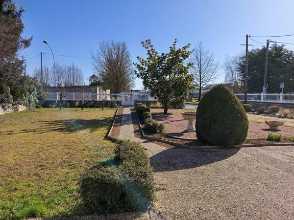 Maison à vendre à Montlouis-sur-Loire dans l'Indre-et-Loire (37270), ref : 021/PA0653