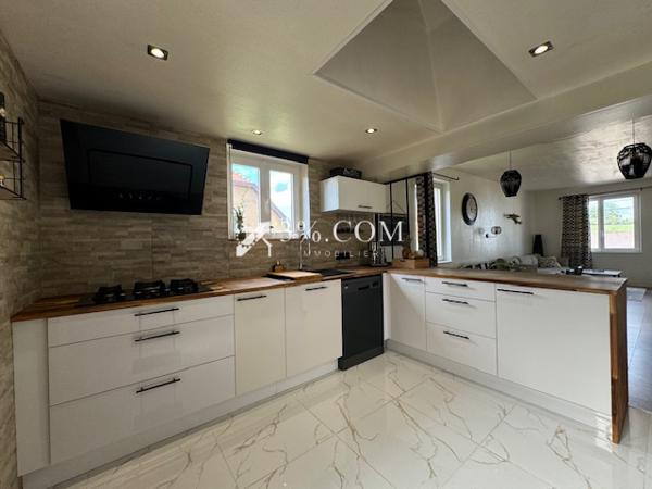 3%COM Jolie maison rénovée avec dépendance sur 6 ares  Dettwiller (67490)