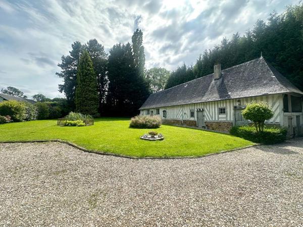 A proximité de  Pont L'Evêque, Manoir et sa dépendance à rénover