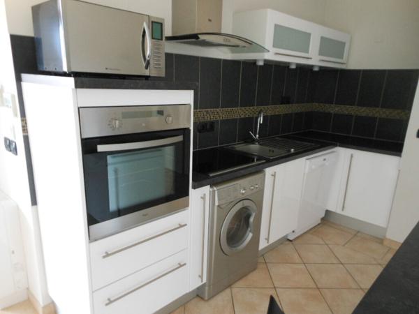 Loue Bourg-en-Bresse T3 meublé standing, résidence sécurisée, avec loggia, garage et cave