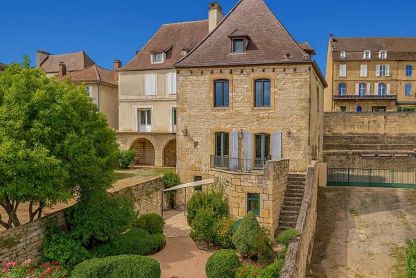 Vente Maison de ville 8 pièces 230 m2 à Gourdon