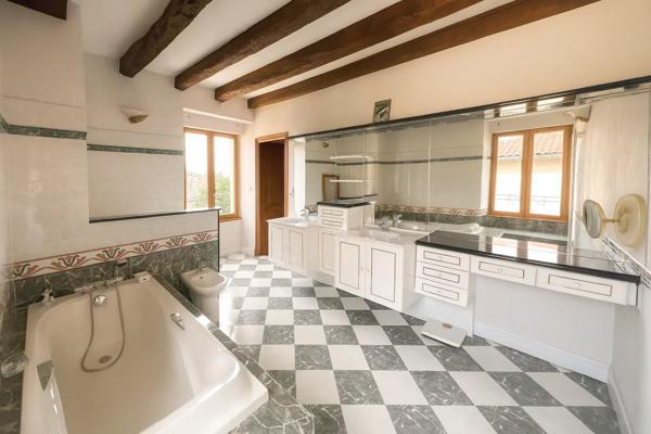 Vente Maison de ville 8 pièces 230 m2 à Gourdon