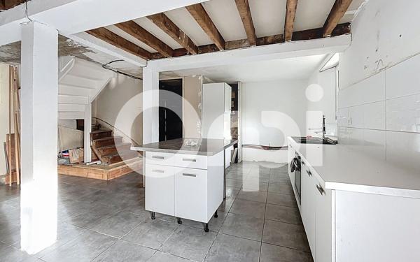 Maison à vendre    6 pièces •  Saint-Mexant