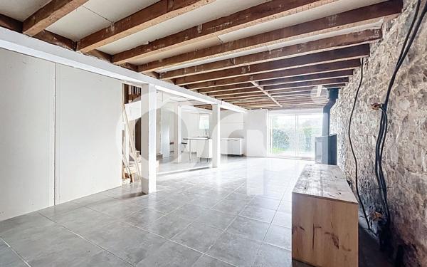 Maison à vendre    6 pièces •  Saint-Mexant