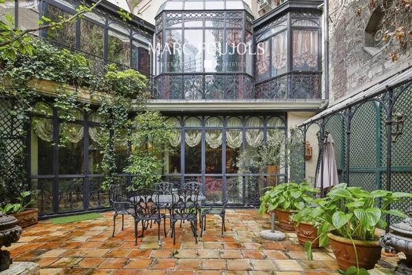 Paris XVI Passy appartement comme une maison avec terrasse et jardin