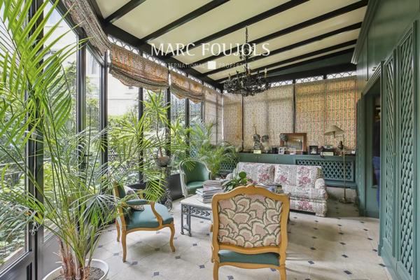 Paris XVI Passy appartement comme une maison avec terrasse et jardin