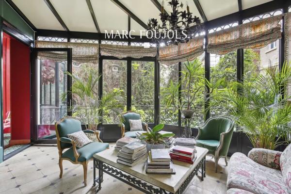 Paris XVI Passy appartement comme une maison avec terrasse et jardin