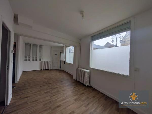 Vente                                                      Immeuble
                        
                                                            à Noyon