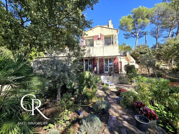 Maison 5 pièces 145 m² avec grand terrain piscine et studio indépendant