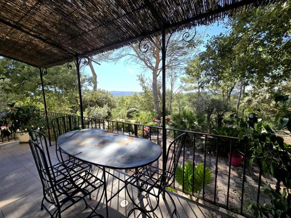 Maison 5 pièces 145 m² avec grand terrain piscine et studio indépendant