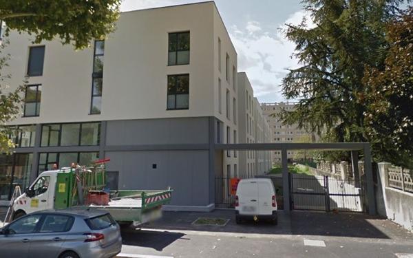 Stationnement à louer    Villeurbanne