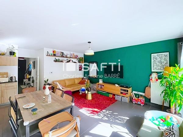 Maison récente située en lisière de foret