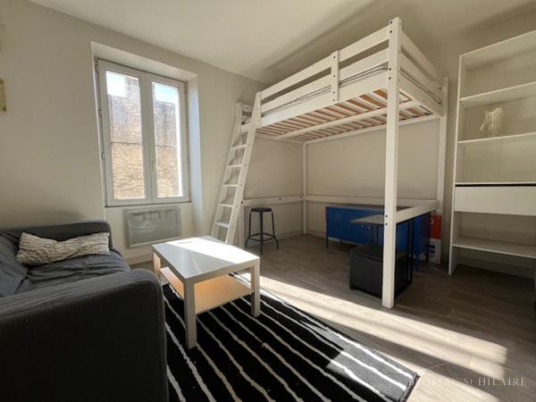 POITIERS, PLAN SAINT SIMPLICIEN, STUDIO MEUBLE DE 17.88M²