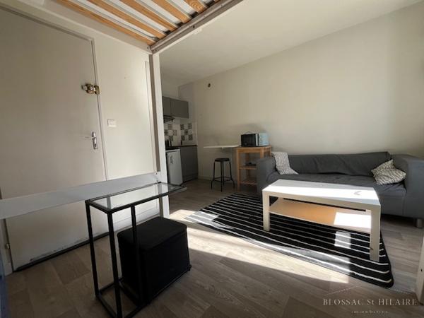 POITIERS, PLAN SAINT SIMPLICIEN, STUDIO MEUBLE DE 17.88M²