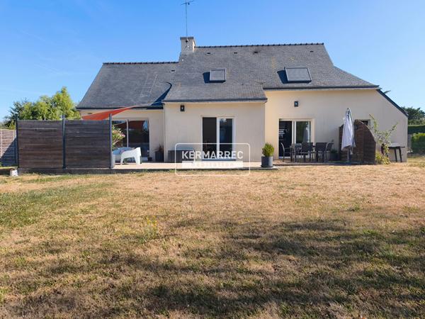Maison 6 pièces – 106 m² environ à Theix (ref : 100880-AV)