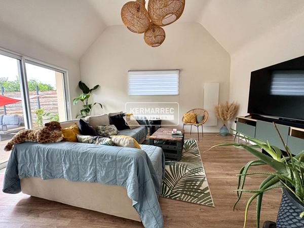 Maison 6 pièces – 106 m² environ à Theix (ref : 100880-AV)